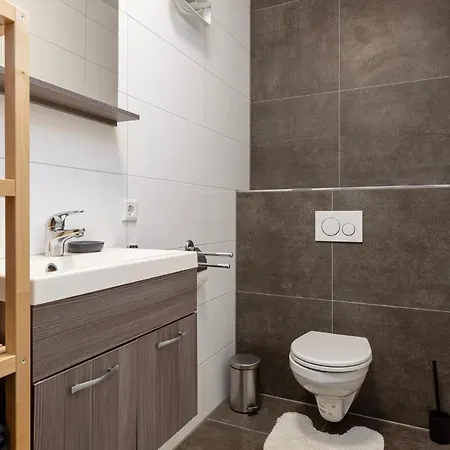 Hertog 1 Modern And Perfectly Located